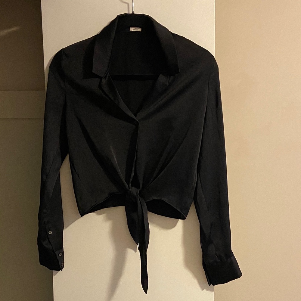 Wilfred Black Crop tie Front satin blouse